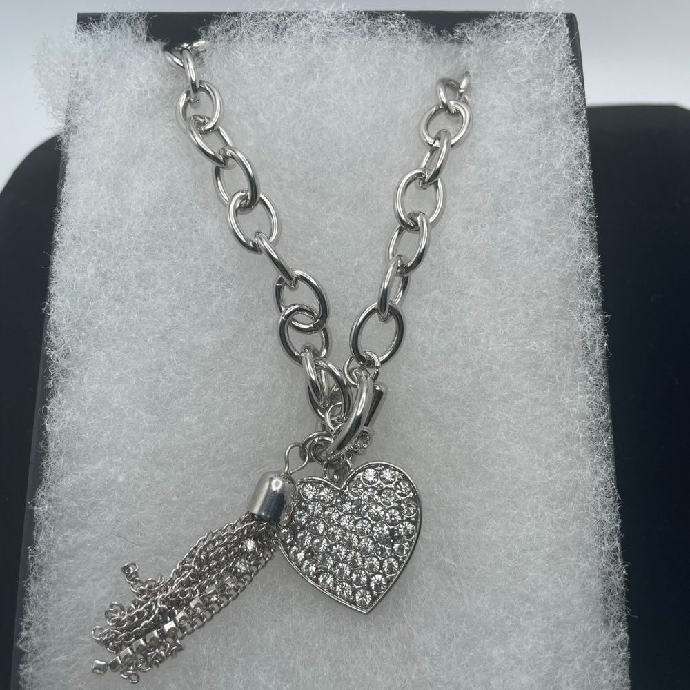 Silver Chocker Necklace, heart pendant that glitters and tassel NWT